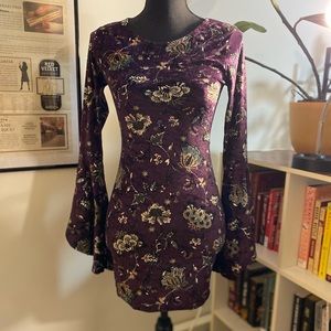 Velvet bell sleeve bodycon dress